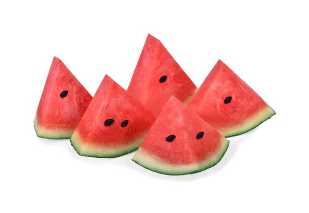 Aufgeschnittene Wassermelone isoliert auf weißer Oberfläche