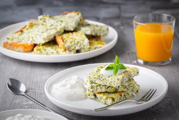 Auflauf mit Käse Zucchini und Orangensaft