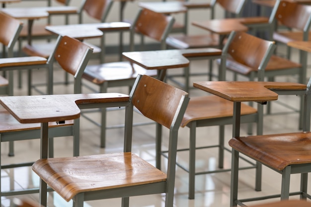 Aulas universitarias vacías durante la plaga