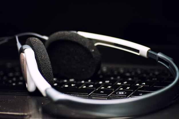 Auriculares auriculares teclado negro