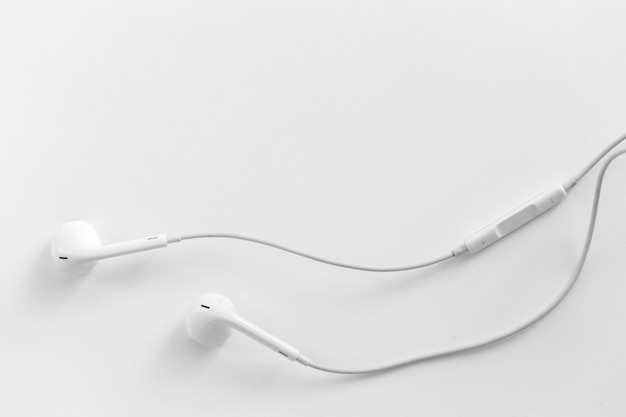 Auriculares blancos