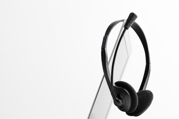 Auriculares y computadora portátil, soporte de centro de llamadas
