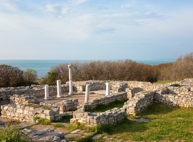 Ausgrabung der Basilika am Abend Chersonesos