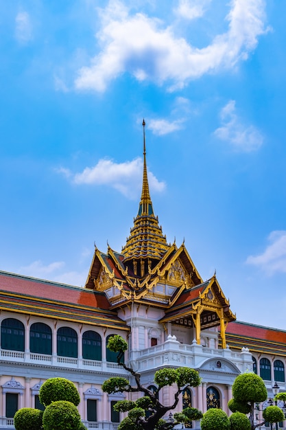 Außendetails der Chakri Maha Prasat Thronhalle