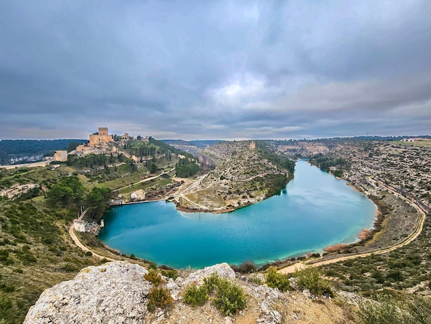 Aussicht auf Alarcon und die Schlucht des Flusses Jucar