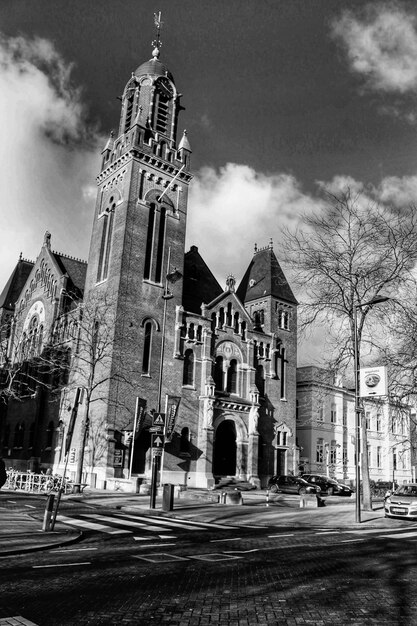 Foto aussicht auf die kathedrale vor einem bewölkten himmel