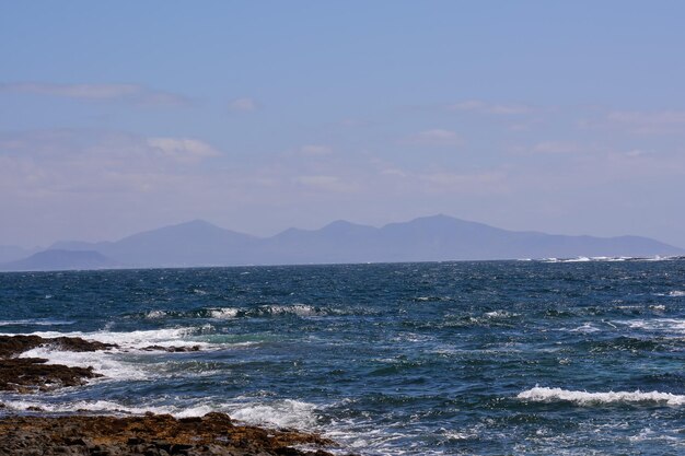 Aussicht auf die Küste des Ozeans