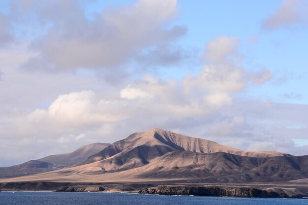 Aussicht auf die Küste des Ozeans