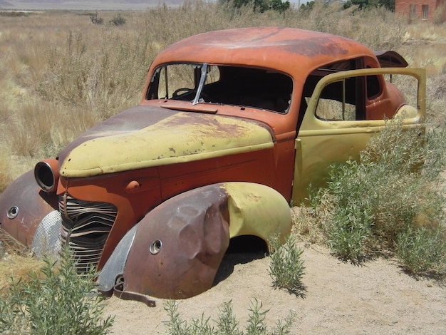 Foto aussicht auf ein verlassenes auto