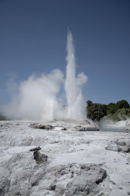 Foto aussicht auf einen geyser