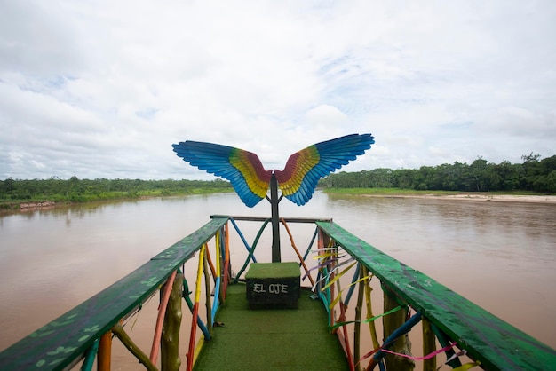 Foto aussicht vom fluss huallaga in der stadt yurimaguas im peruanischen dschungel