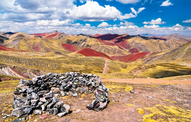 Aussichtspunkt auf den Palccoyo Rainbow Mountains in Peru