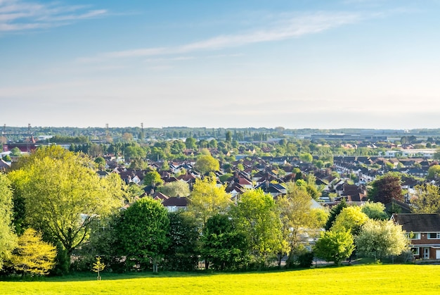 Aussichtspunkt Stadtbild in Bath City England unter bewölktem blauem Himmel gute Aussicht für die Reise