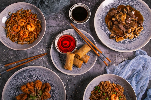 Auswahl an Gerichten der orientalischen Küche von oben