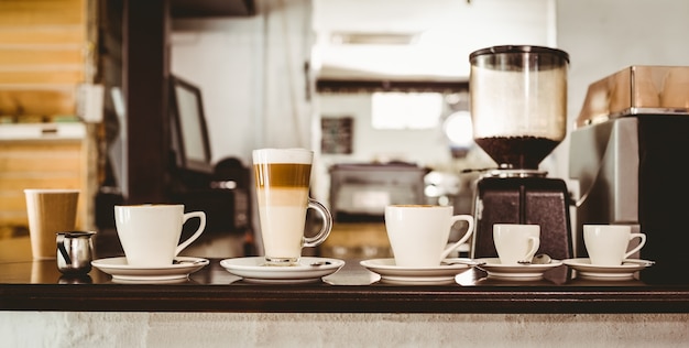 Auswahl an Kaffee auf dem Tresen