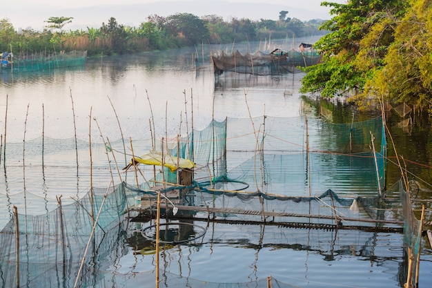 Auténtico pueblo de pescadores en la isla de Filipinas
