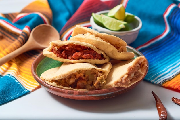 Authentische hausgemachte mexikanische Gorditas mexikanische Gastronomie