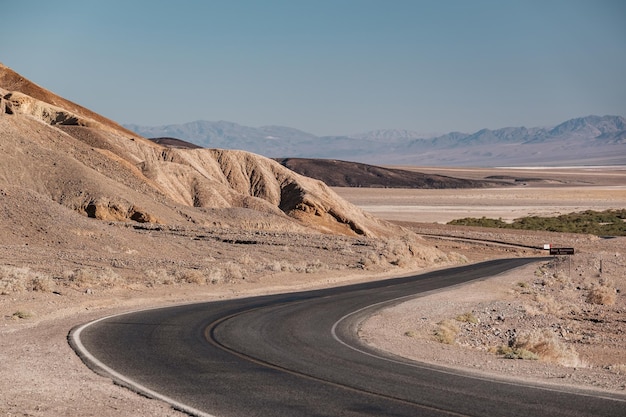 Autobahn im Death Valley Nationalpark Kalifornien