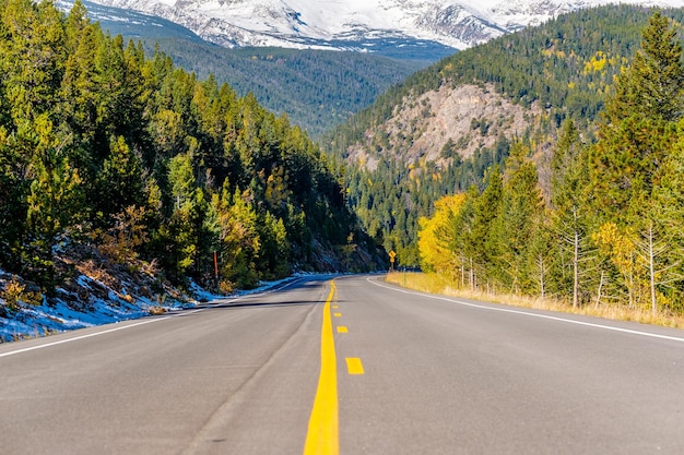 Autobahn im Herbst in Colorado USA