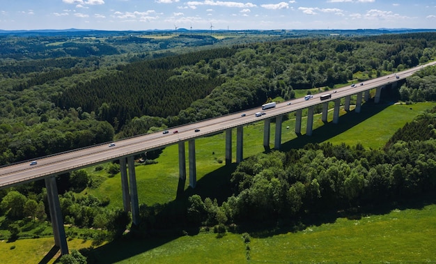 Autobahnbrücke - Luftbild