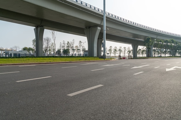 Autopista del aeropuerto en Qingdao, China