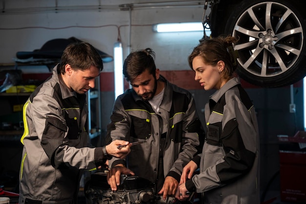 Autoreparaturspezialisten, Motorreparatur