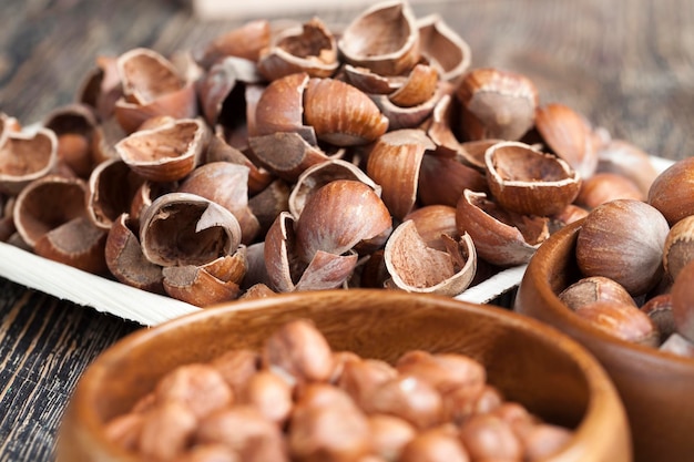 avellanas maduras listas para comer, avellanas peladas de la cáscara