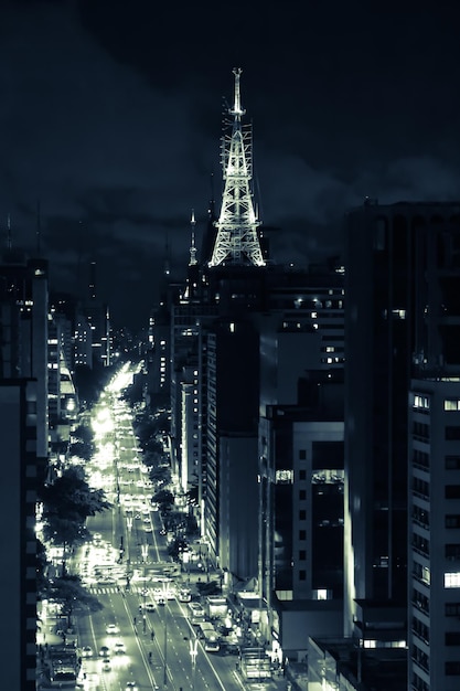 Avenida Paulista Noche panorámica del paisaje urbano de Sao Paulo