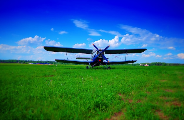 Avião AN-2 durante o dia bokeh fundo hd