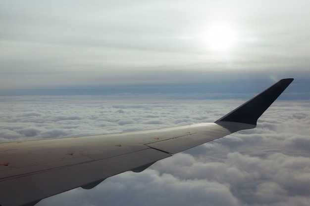 Avião asa céu panorama ambiente nuvens cênico tempo terra