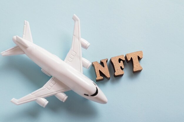Avião NFT Conceito de viagem de token não fungível NFT
