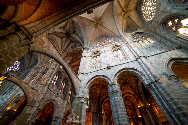 Ávila, España - 17 de abril de 2019. Interior de la Catedral de Ávila durante la celebración de la Semana Santa en España.