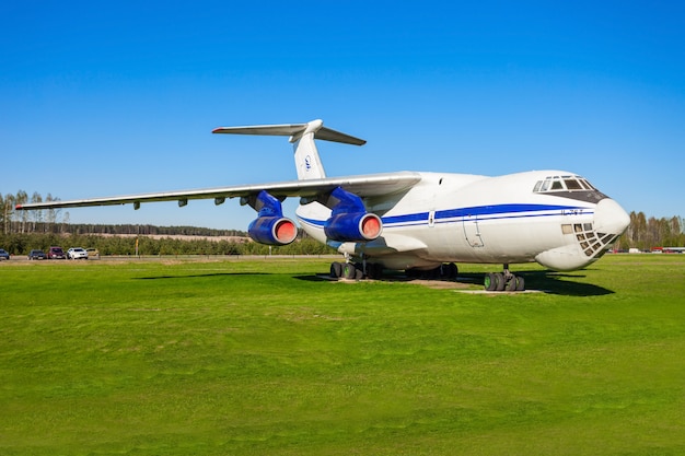 Foto el avión ilyushin il-76