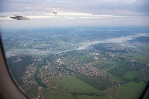 Avión de pasajeros despegó sobre kiev por la mañana