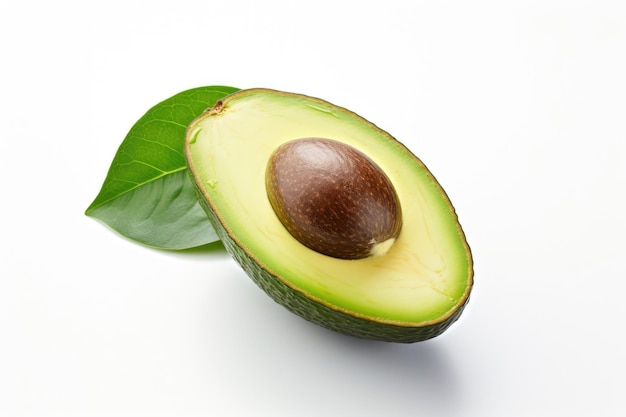 Avocado auf weißem Hintergrund