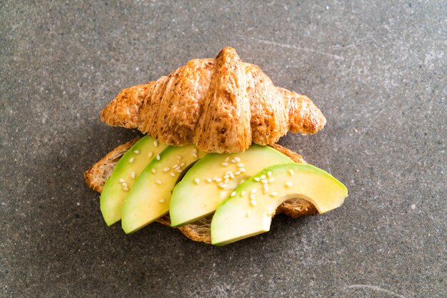 Avocado-Croissant-Sandwich