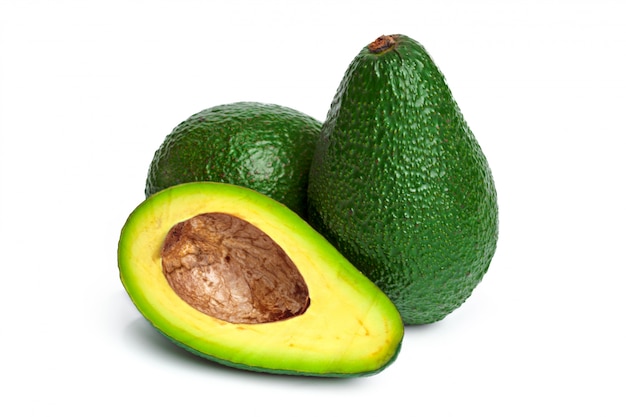 Avocado getrennt auf einem weißen Hintergrund