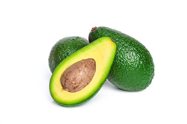 Avocado getrennt auf einem weißen Hintergrund