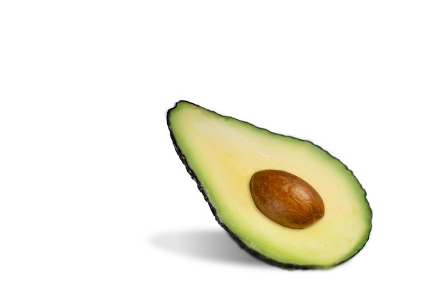 Avocado getrennt auf weißem Hintergrund