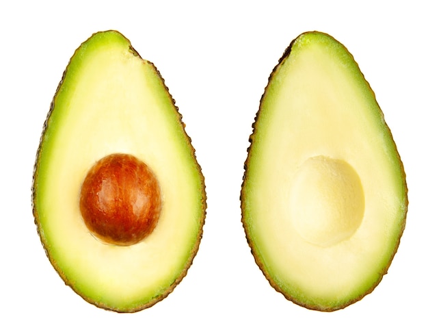 Avocado halbieren auf weißem Hintergrund isoliert