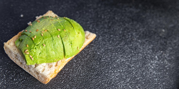 avocado sandwich frisch gesund mahlzeit essen snack auf dem tisch kopie raum essen hintergrund rustikal