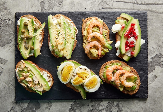 Avocado-Toast Pflanzliches Essen