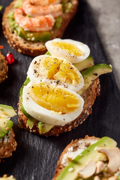 Avocado-Toast Pflanzliches Essen