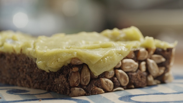 Avocado-Toast zubereiten