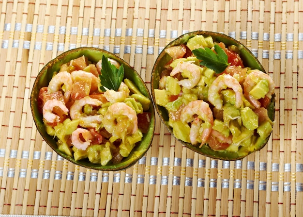 Avocado und Shrimps Salat Nahaufnahme