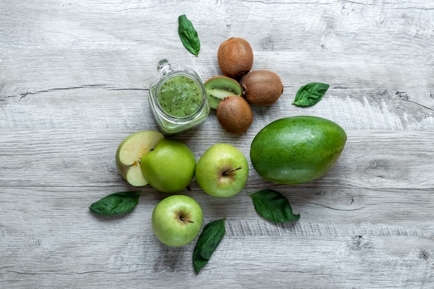 Avocados gurken kohl äpfel bohnen kiwi zwiebeln brokkoli