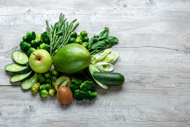 Avocados Gurken Kohl Äpfel Bohnen Kiwi Zwiebeln Brokkoli