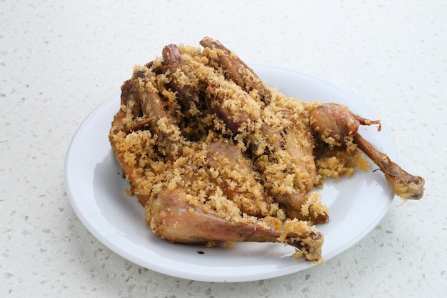 Ayam Goreng Kremes cozinha indonésia frango frito que cozinhou com tempero especial