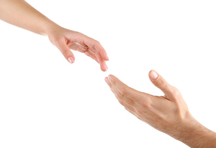 Foto ayudando a la mano aislada en blanco