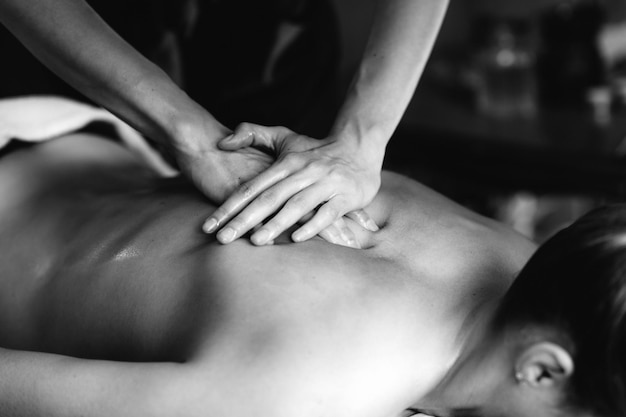 Ayurveda-Rückenmassage